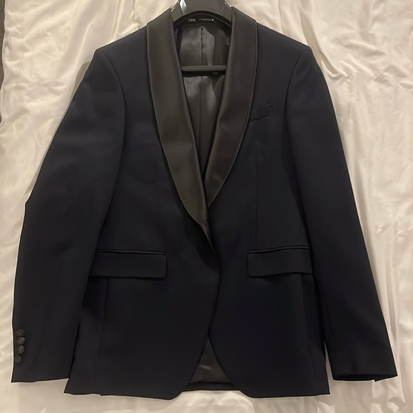 ZARA Tuxedo w/ shawl